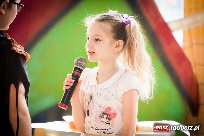 Zdjęcie w galerii na portalu naszraciborz.pl: Kolorowe Dni Otwarte w SP 13 wiadomości z regionu