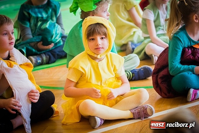 Zdjęcie w galerii na portalu naszraciborz.pl: Kolorowe Dni Otwarte w SP 13 wiadomości z regionu