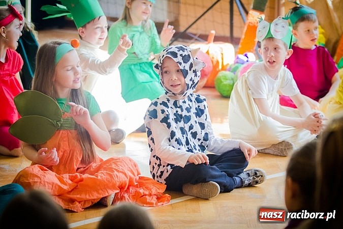 Zdjęcie w galerii na portalu naszraciborz.pl: Kolorowe Dni Otwarte w SP 13 wiadomości z regionu