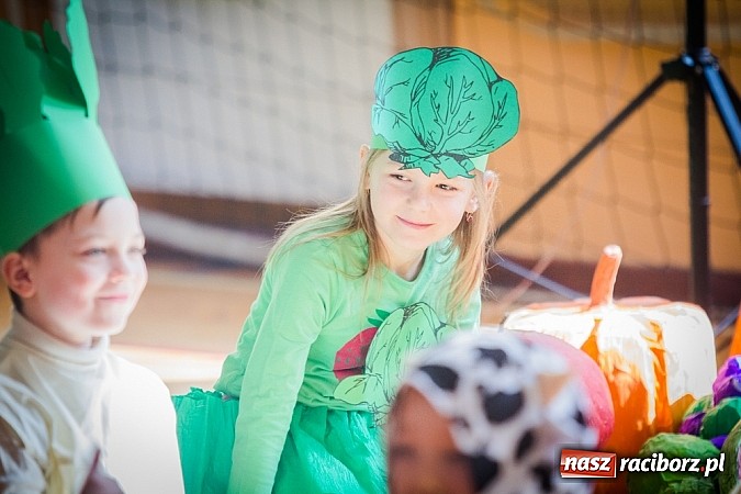 Zdjęcie w galerii na portalu naszraciborz.pl: Kolorowe Dni Otwarte w SP 13 wiadomości z regionu