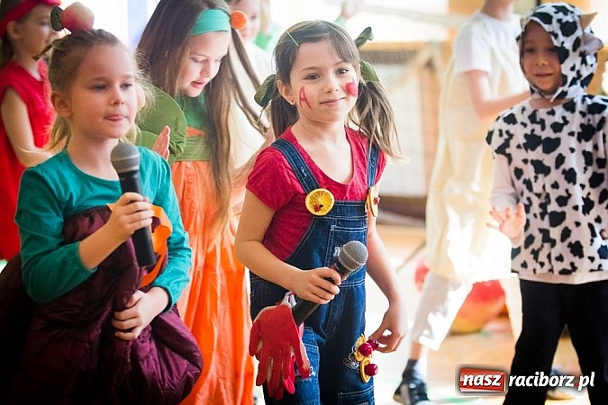 Zdjęcie w galerii na portalu naszraciborz.pl: Kolorowe Dni Otwarte w SP 13 wiadomości z regionu