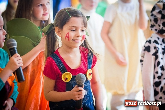 Zdjęcie w galerii na portalu naszraciborz.pl: Kolorowe Dni Otwarte w SP 13 wiadomości z regionu