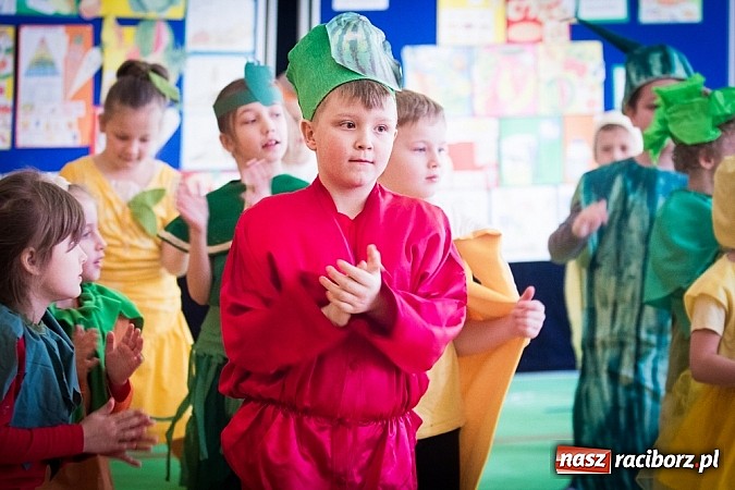 Zdjęcie w galerii na portalu naszraciborz.pl: Kolorowe Dni Otwarte w SP 13 wiadomości z regionu