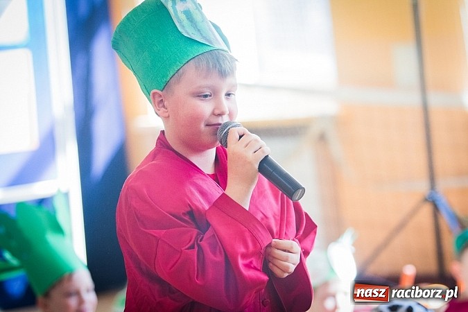 Zdjęcie w galerii na portalu naszraciborz.pl: Kolorowe Dni Otwarte w SP 13 wiadomości z regionu