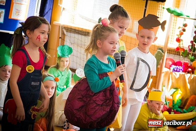 Zdjęcie w galerii na portalu naszraciborz.pl: Kolorowe Dni Otwarte w SP 13 wiadomości z regionu