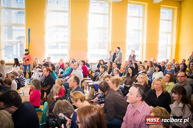 Zdjęcie w galerii na portalu naszraciborz.pl: Kolorowe Dni Otwarte w SP 13 wiadomości z regionu
