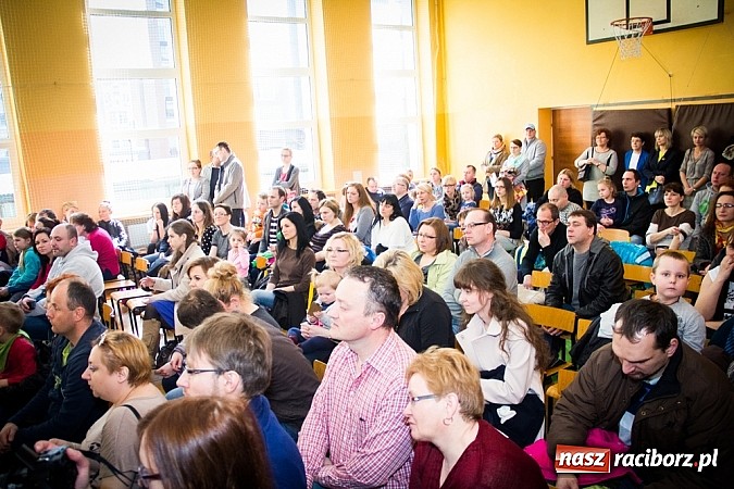 Zdjęcie w galerii na portalu naszraciborz.pl: Kolorowe Dni Otwarte w SP 13 wiadomości z regionu