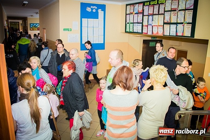 Zdjęcie w galerii na portalu naszraciborz.pl: Kolorowe Dni Otwarte w SP 13 wiadomości z regionu