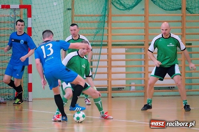 Zdjęcie w galerii na portalu naszraciborz.pl: Halowe zmagania w Arenie Rafako. Puchar Racibora pojechał do Pyskowic. Zespoły z Raciborza poza podium wiadomości z regionu