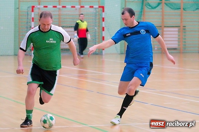 Zdjęcie w galerii na portalu naszraciborz.pl: Halowe zmagania w Arenie Rafako. Puchar Racibora pojechał do Pyskowic. Zespoły z Raciborza poza podium wiadomości z regionu