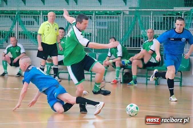 Zdjęcie w galerii na portalu naszraciborz.pl: Halowe zmagania w Arenie Rafako. Puchar Racibora pojechał do Pyskowic. Zespoły z Raciborza poza podium wiadomości z regionu