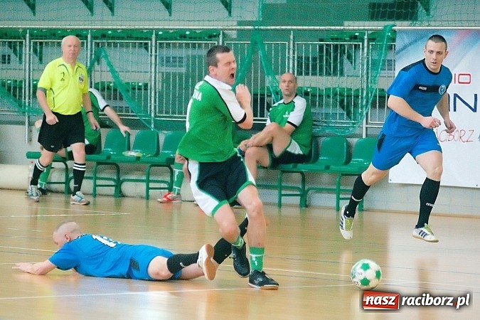 Zdjęcie w galerii na portalu naszraciborz.pl: Halowe zmagania w Arenie Rafako. Puchar Racibora pojechał do Pyskowic. Zespoły z Raciborza poza podium wiadomości z regionu