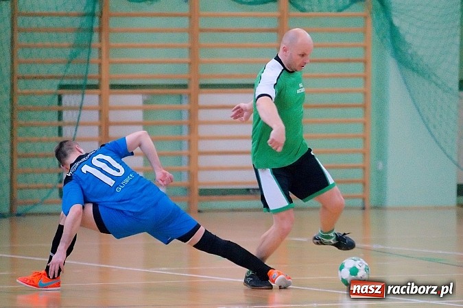 Zdjęcie w galerii na portalu naszraciborz.pl: Halowe zmagania w Arenie Rafako. Puchar Racibora pojechał do Pyskowic. Zespoły z Raciborza poza podium wiadomości z regionu