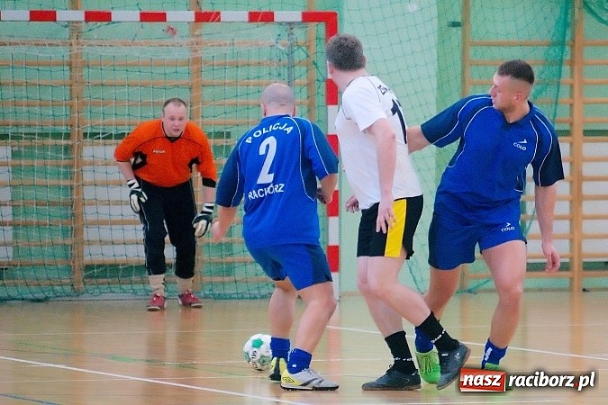 Zdjęcie w galerii na portalu naszraciborz.pl: Halowe zmagania w Arenie Rafako. Puchar Racibora pojechał do Pyskowic. Zespoły z Raciborza poza podium wiadomości z regionu
