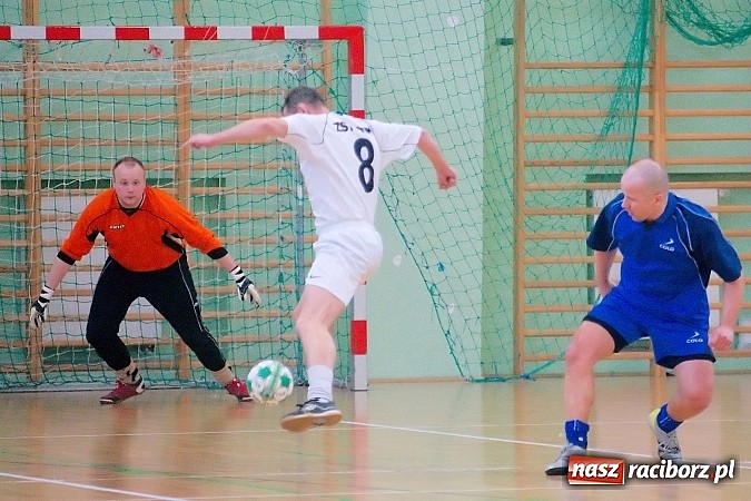 Zdjęcie w galerii na portalu naszraciborz.pl: Halowe zmagania w Arenie Rafako. Puchar Racibora pojechał do Pyskowic. Zespoły z Raciborza poza podium wiadomości z regionu