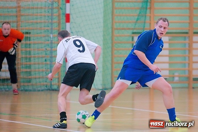 Zdjęcie w galerii na portalu naszraciborz.pl: Halowe zmagania w Arenie Rafako. Puchar Racibora pojechał do Pyskowic. Zespoły z Raciborza poza podium wiadomości z regionu