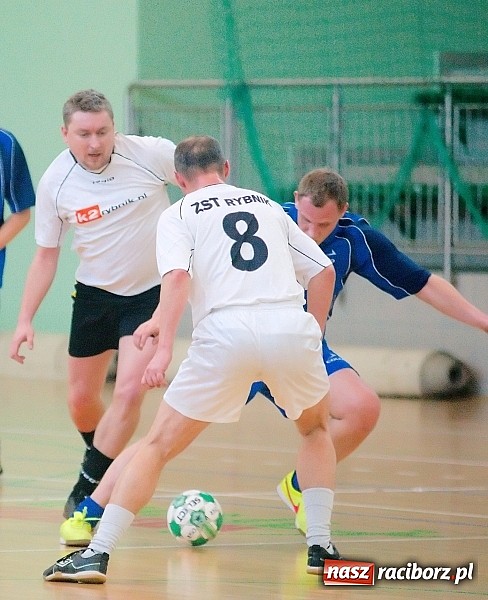 Zdjęcie w galerii na portalu naszraciborz.pl: Halowe zmagania w Arenie Rafako. Puchar Racibora pojechał do Pyskowic. Zespoły z Raciborza poza podium wiadomości z regionu