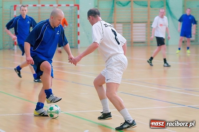 Zdjęcie w galerii na portalu naszraciborz.pl: Halowe zmagania w Arenie Rafako. Puchar Racibora pojechał do Pyskowic. Zespoły z Raciborza poza podium wiadomości z regionu