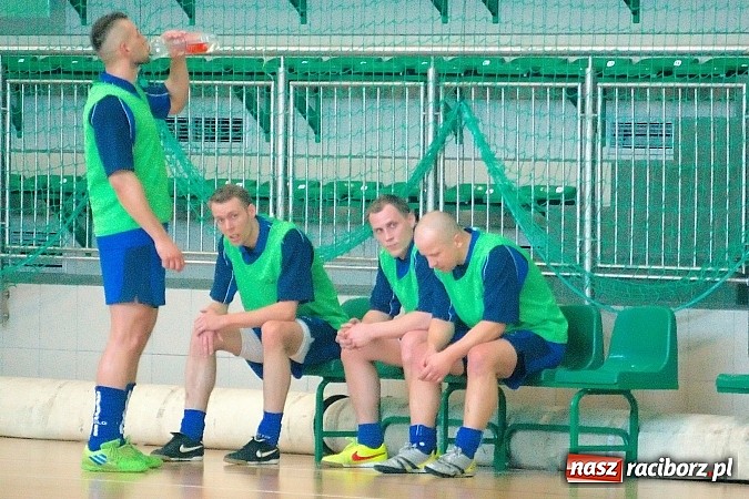 Zdjęcie w galerii na portalu naszraciborz.pl: Halowe zmagania w Arenie Rafako. Puchar Racibora pojechał do Pyskowic. Zespoły z Raciborza poza podium wiadomości z regionu