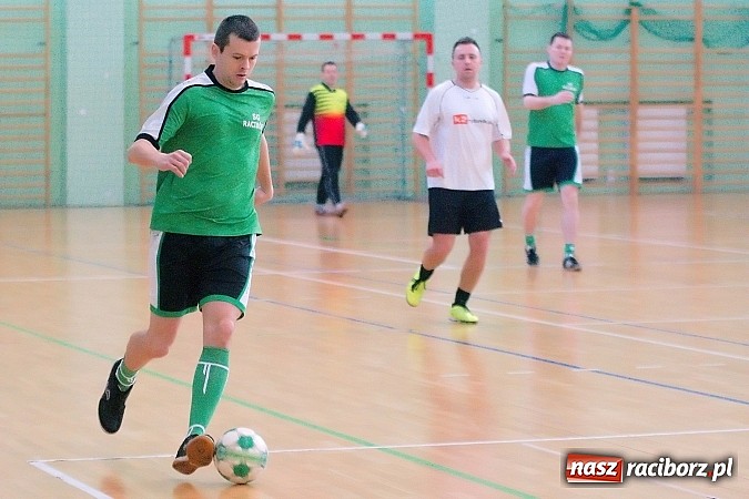 Zdjęcie w galerii na portalu naszraciborz.pl: Halowe zmagania w Arenie Rafako. Puchar Racibora pojechał do Pyskowic. Zespoły z Raciborza poza podium wiadomości z regionu