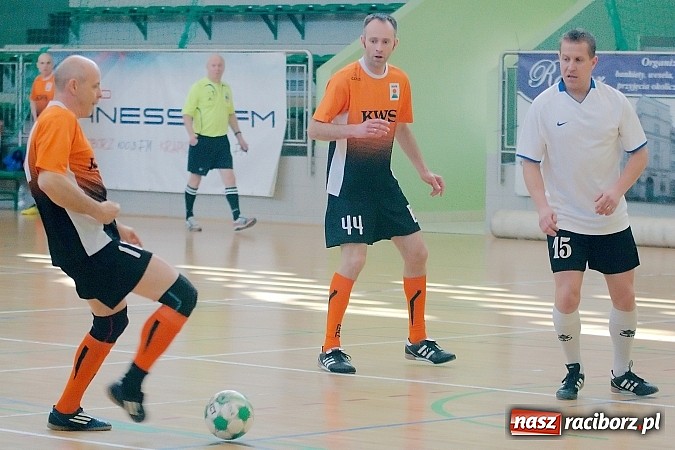 Zdjęcie w galerii na portalu naszraciborz.pl: Halowe zmagania w Arenie Rafako. Puchar Racibora pojechał do Pyskowic. Zespoły z Raciborza poza podium wiadomości z regionu