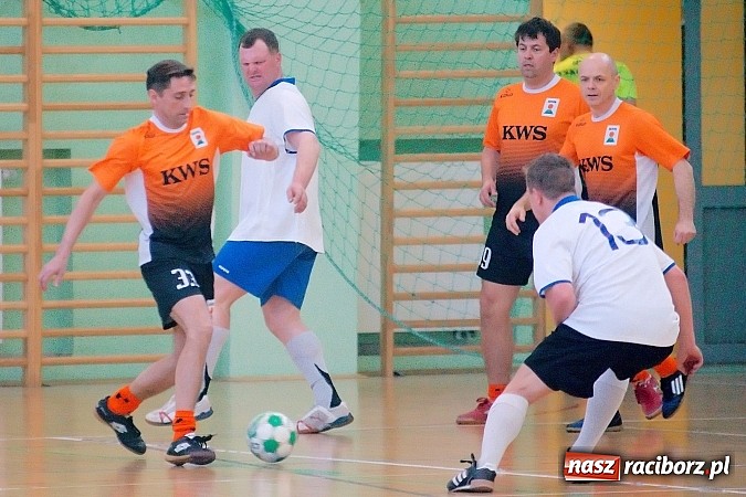 Zdjęcie w galerii na portalu naszraciborz.pl: Halowe zmagania w Arenie Rafako. Puchar Racibora pojechał do Pyskowic. Zespoły z Raciborza poza podium wiadomości z regionu