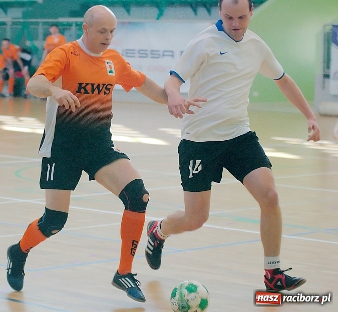 Zdjęcie w galerii na portalu naszraciborz.pl: Halowe zmagania w Arenie Rafako. Puchar Racibora pojechał do Pyskowic. Zespoły z Raciborza poza podium wiadomości z regionu