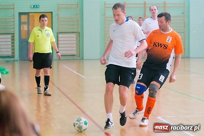 Zdjęcie w galerii na portalu naszraciborz.pl: Halowe zmagania w Arenie Rafako. Puchar Racibora pojechał do Pyskowic. Zespoły z Raciborza poza podium wiadomości z regionu