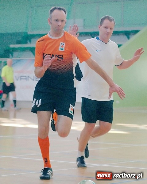 Zdjęcie w galerii na portalu naszraciborz.pl: Halowe zmagania w Arenie Rafako. Puchar Racibora pojechał do Pyskowic. Zespoły z Raciborza poza podium wiadomości z regionu