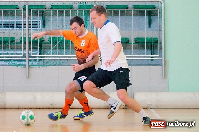 Zdjęcie w galerii na portalu naszraciborz.pl: Halowe zmagania w Arenie Rafako. Puchar Racibora pojechał do Pyskowic. Zespoły z Raciborza poza podium wiadomości z regionu