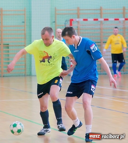 Zdjęcie w galerii na portalu naszraciborz.pl: Halowe zmagania w Arenie Rafako. Puchar Racibora pojechał do Pyskowic. Zespoły z Raciborza poza podium wiadomości z regionu