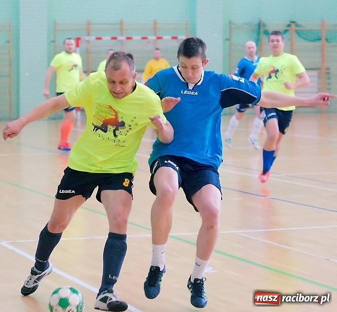 Zdjęcie w galerii na portalu naszraciborz.pl: Halowe zmagania w Arenie Rafako. Puchar Racibora pojechał do Pyskowic. Zespoły z Raciborza poza podium wiadomości z regionu