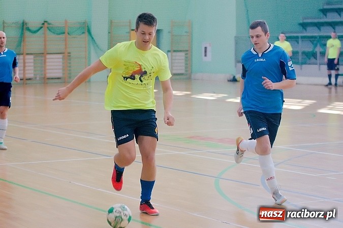 Zdjęcie w galerii na portalu naszraciborz.pl: Halowe zmagania w Arenie Rafako. Puchar Racibora pojechał do Pyskowic. Zespoły z Raciborza poza podium wiadomości z regionu