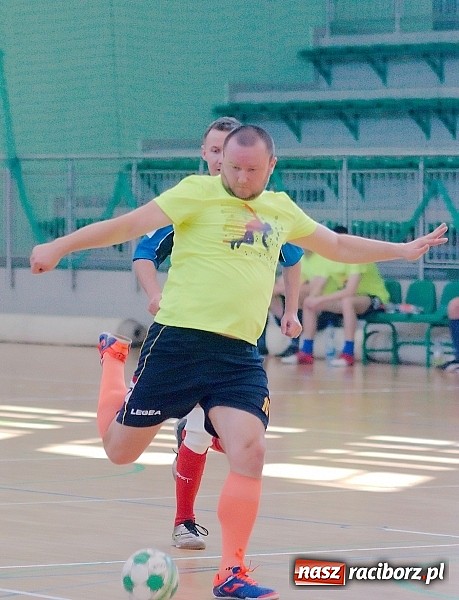 Zdjęcie w galerii na portalu naszraciborz.pl: Halowe zmagania w Arenie Rafako. Puchar Racibora pojechał do Pyskowic. Zespoły z Raciborza poza podium wiadomości z regionu