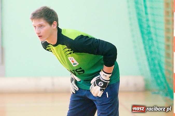 Zdjęcie w galerii na portalu naszraciborz.pl: Halowe zmagania w Arenie Rafako. Puchar Racibora pojechał do Pyskowic. Zespoły z Raciborza poza podium wiadomości z regionu