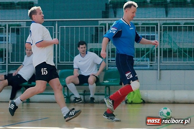 Zdjęcie w galerii na portalu naszraciborz.pl: Halowe zmagania w Arenie Rafako. Puchar Racibora pojechał do Pyskowic. Zespoły z Raciborza poza podium wiadomości z regionu