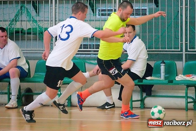 Zdjęcie w galerii na portalu naszraciborz.pl: Halowe zmagania w Arenie Rafako. Puchar Racibora pojechał do Pyskowic. Zespoły z Raciborza poza podium wiadomości z regionu