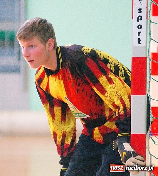 Zdjęcie w galerii na portalu naszraciborz.pl: Halowe zmagania w Arenie Rafako. Puchar Racibora pojechał do Pyskowic. Zespoły z Raciborza poza podium wiadomości z regionu