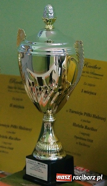 Zdjęcie w galerii na portalu naszraciborz.pl: Halowe zmagania w Arenie Rafako. Puchar Racibora pojechał do Pyskowic. Zespoły z Raciborza poza podium wiadomości z regionu