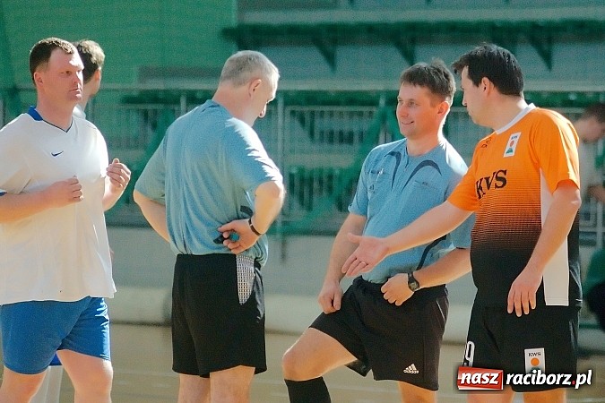 Zdjęcie w galerii na portalu naszraciborz.pl: Halowe zmagania w Arenie Rafako. Puchar Racibora pojechał do Pyskowic. Zespoły z Raciborza poza podium wiadomości z regionu