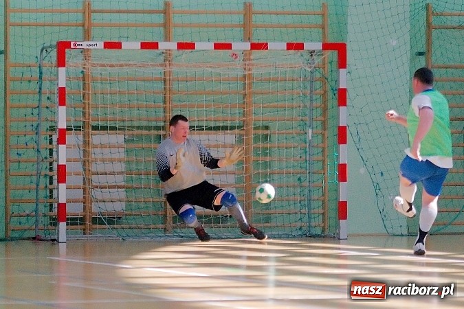 Zdjęcie w galerii na portalu naszraciborz.pl: Halowe zmagania w Arenie Rafako. Puchar Racibora pojechał do Pyskowic. Zespoły z Raciborza poza podium wiadomości z regionu