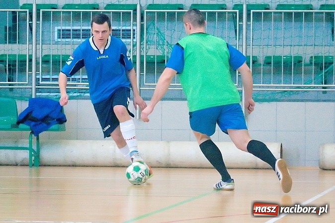 Zdjęcie w galerii na portalu naszraciborz.pl: Halowe zmagania w Arenie Rafako. Puchar Racibora pojechał do Pyskowic. Zespoły z Raciborza poza podium wiadomości z regionu