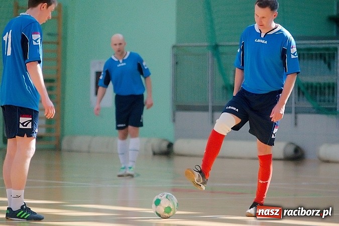 Zdjęcie w galerii na portalu naszraciborz.pl: Halowe zmagania w Arenie Rafako. Puchar Racibora pojechał do Pyskowic. Zespoły z Raciborza poza podium wiadomości z regionu