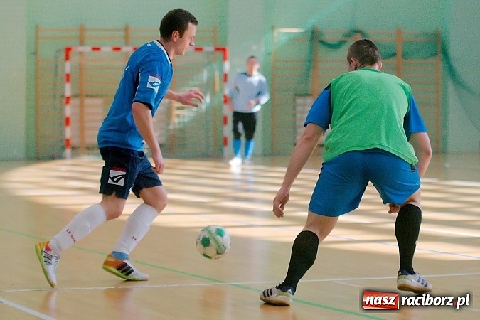 Zdjęcie w galerii na portalu naszraciborz.pl: Halowe zmagania w Arenie Rafako. Puchar Racibora pojechał do Pyskowic. Zespoły z Raciborza poza podium wiadomości z regionu