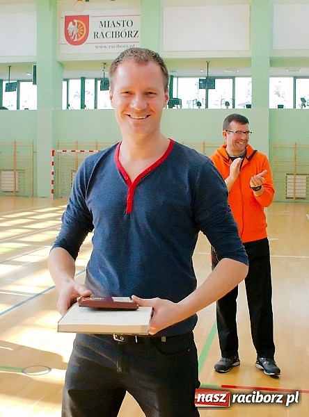 Zdjęcie w galerii na portalu naszraciborz.pl: Halowe zmagania w Arenie Rafako. Puchar Racibora pojechał do Pyskowic. Zespoły z Raciborza poza podium wiadomości z regionu