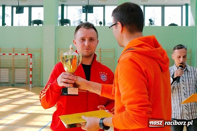 Zdjęcie w galerii na portalu naszraciborz.pl: Halowe zmagania w Arenie Rafako. Puchar Racibora pojechał do Pyskowic. Zespoły z Raciborza poza podium wiadomości z regionu