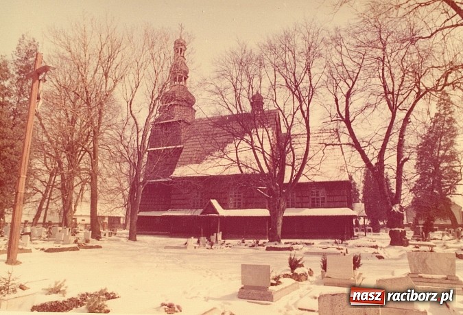 Zdjęcie w galerii na portalu naszraciborz.pl: Przeniesienie drewnianego kościoła z Ostroga do Zawady Książęcej wiadomości z regionu