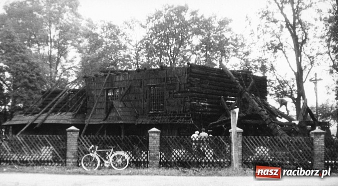 Zdjęcie w galerii na portalu naszraciborz.pl: Przeniesienie drewnianego kościoła z Ostroga do Zawady Książęcej wiadomości z regionu