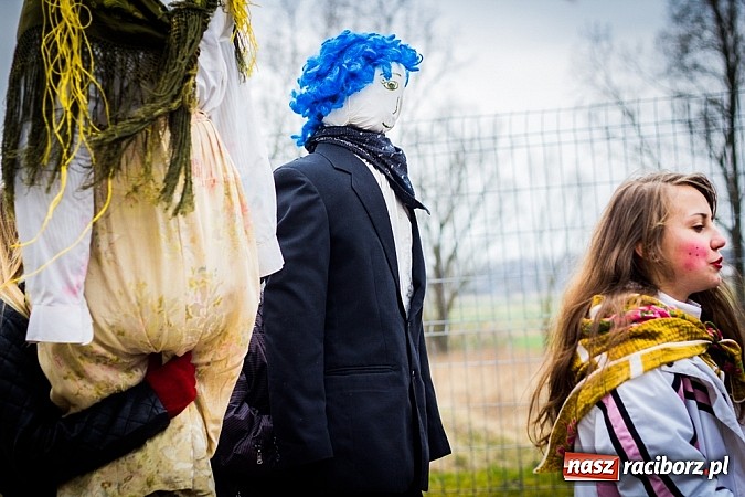 Zdjęcie w galerii na portalu naszraciborz.pl: Marzyna i Marzyniok na ulicach Samborowic wiadomości z regionu