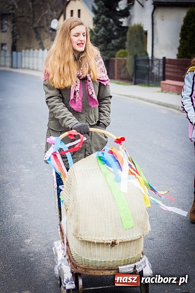 Zdjęcie w galerii na portalu naszraciborz.pl: Marzyna i Marzyniok na ulicach Samborowic wiadomości z regionu